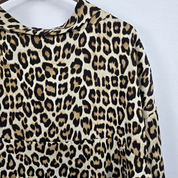 Chico's Animal Print Mock Neck Top Size 2 - Picture 9 of 10